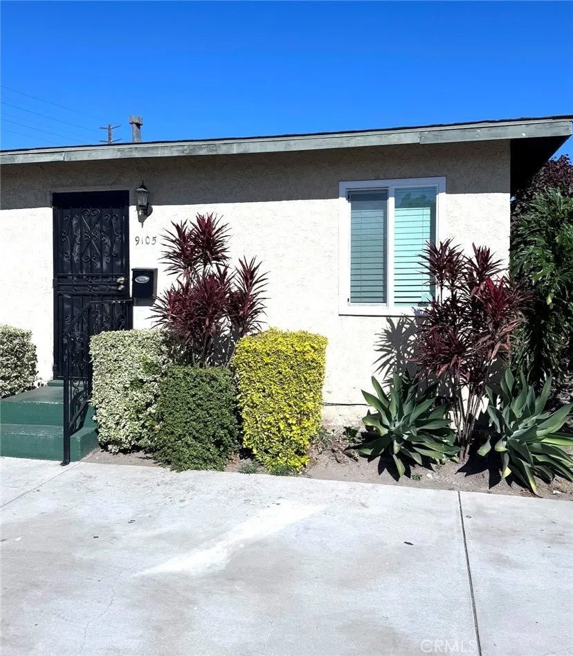 9105 Margaret Street — photo