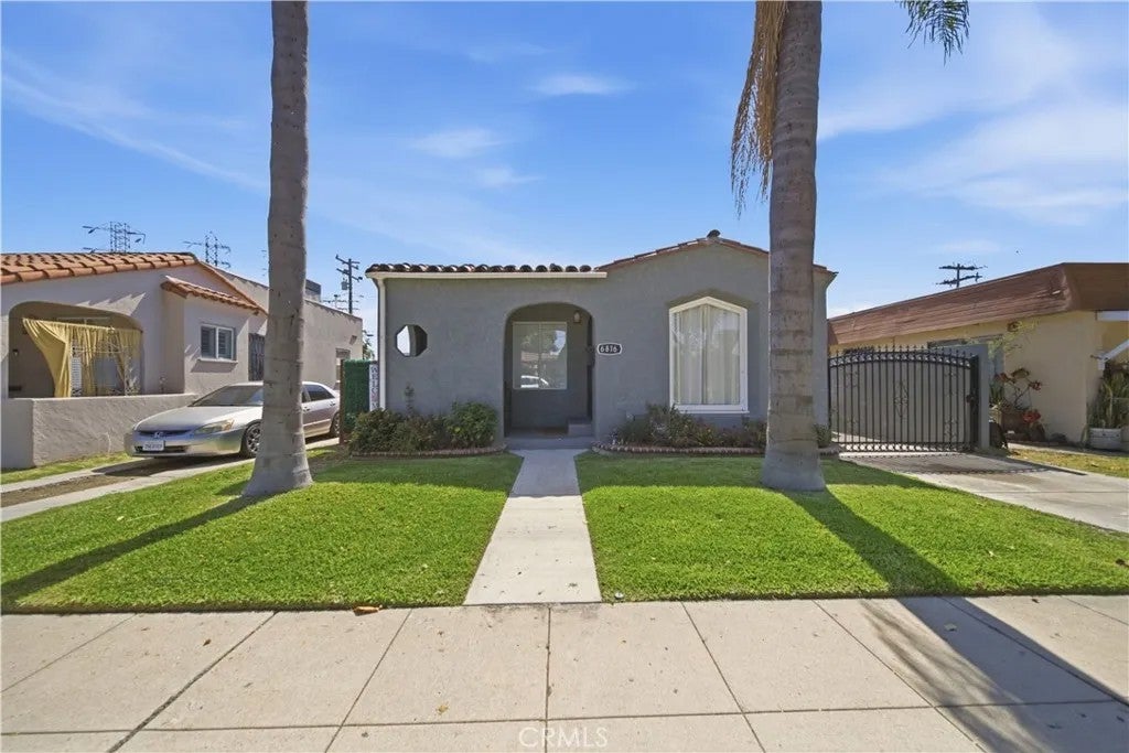 6816 Cerritos Avenue — photo