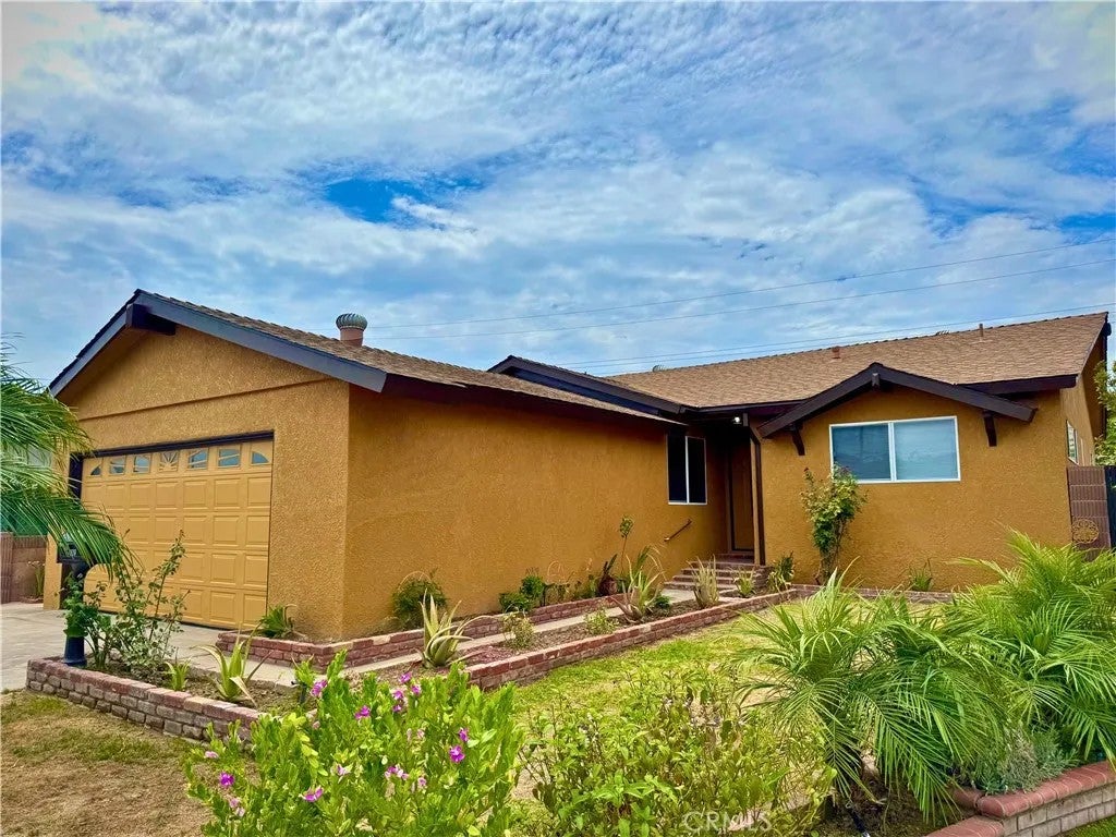 17809 Thornlake — photo