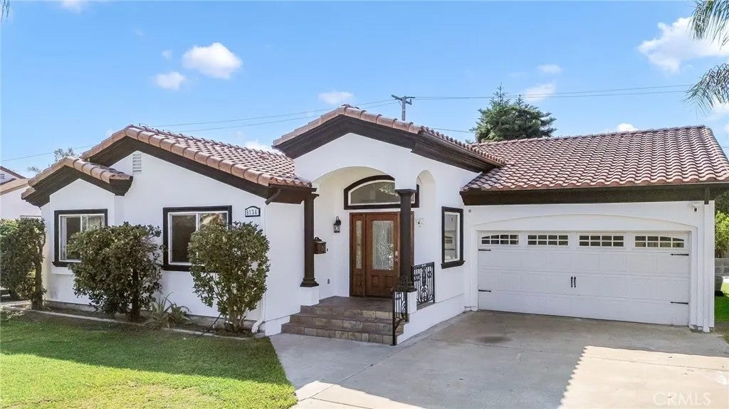 9136 Mel Dar — photo