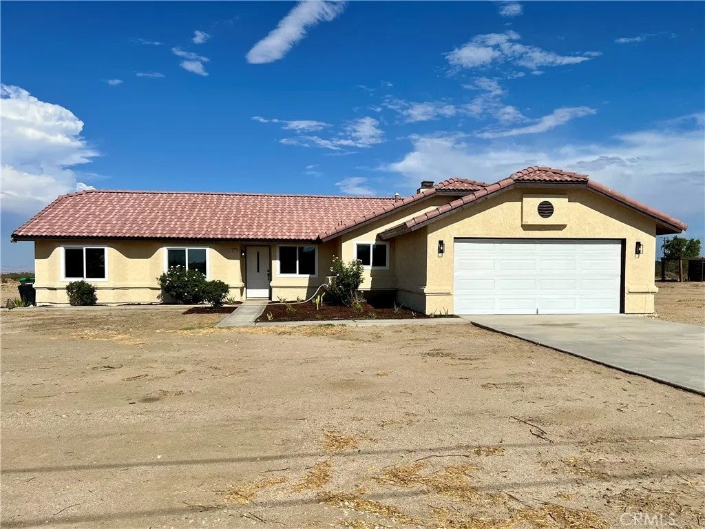 13377 Paramount Road — photo