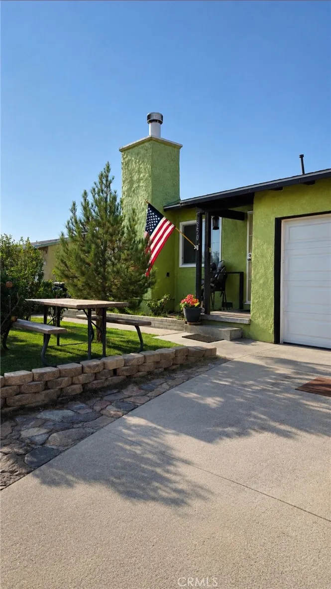 950 Lance, Barstow, CA 92311 — photo 2