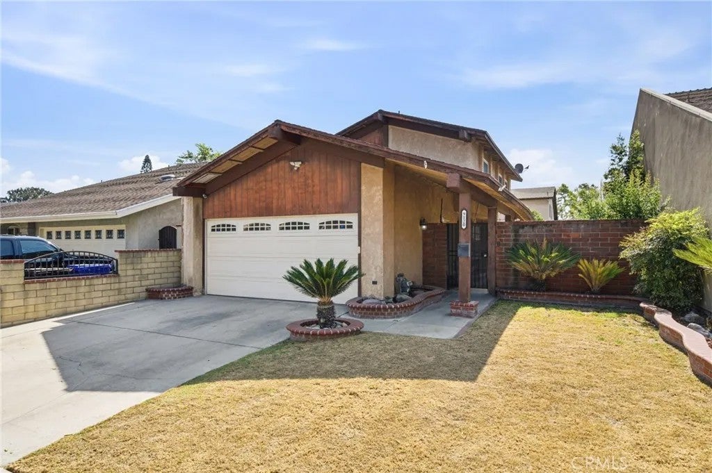 9120 Bartley — photo