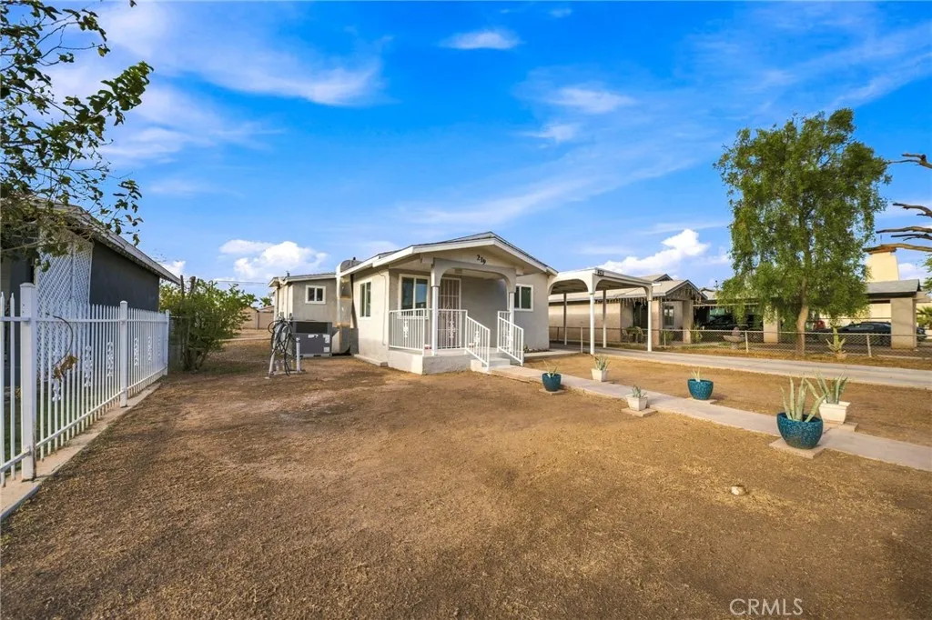 219 E Brighton, El Centro, CA 92243 — photo 2