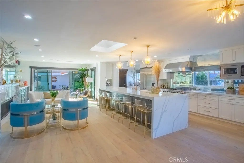 8524 Suva — photo