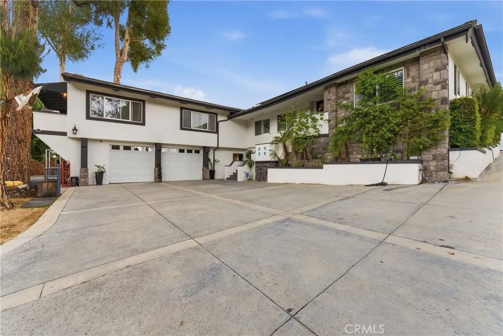 520 W Hermosa — photo