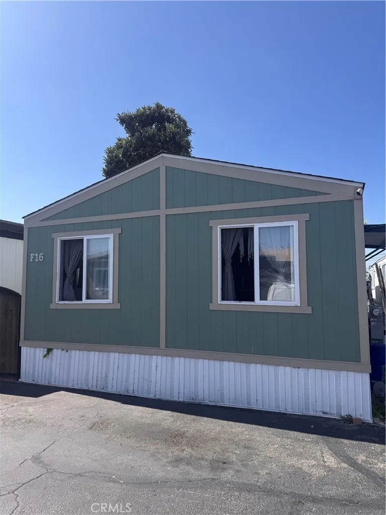 15325 Orange, Paramount, CA 90723 — photo 2