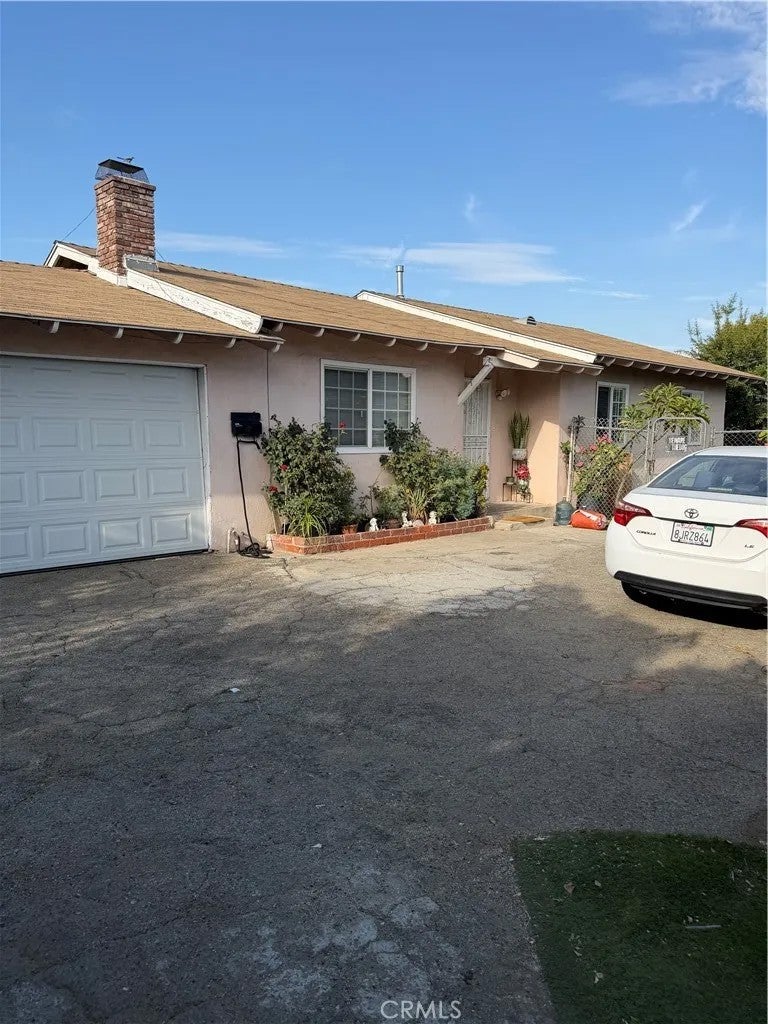 11823 Basye — photo