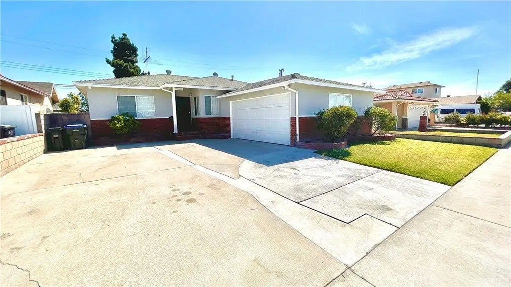 11652 Faculty Dr — photo