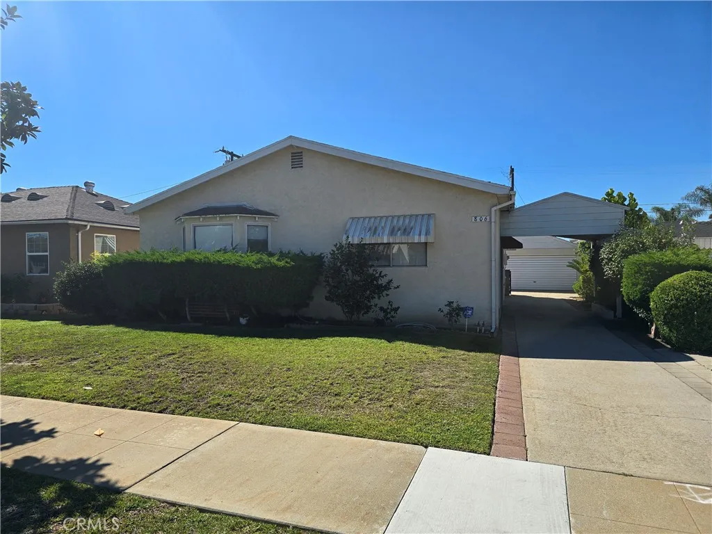 806 W Markland — photo