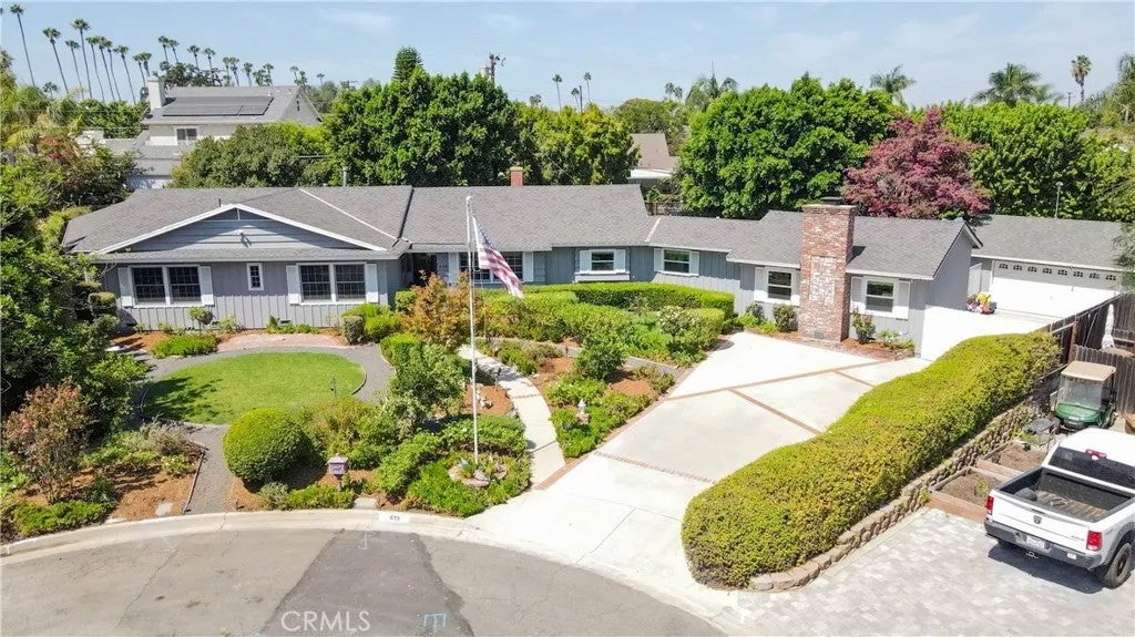 419 E Sunny Hills — photo
