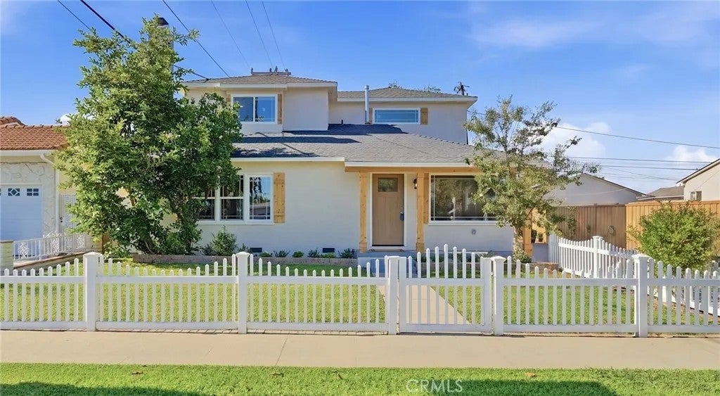 5713 E Wardlow — photo