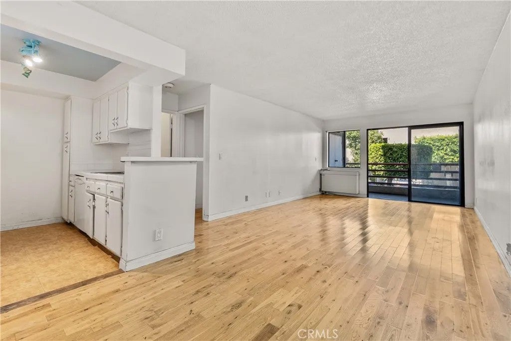 1119 Albany 106 — photo