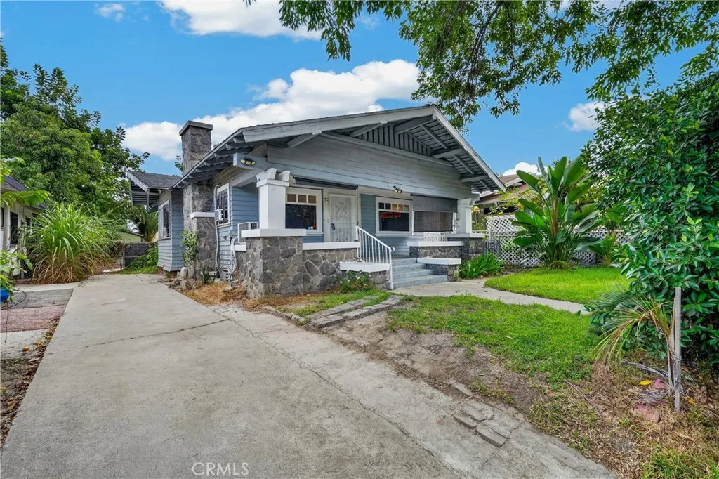 659 E 52nd Place — photo