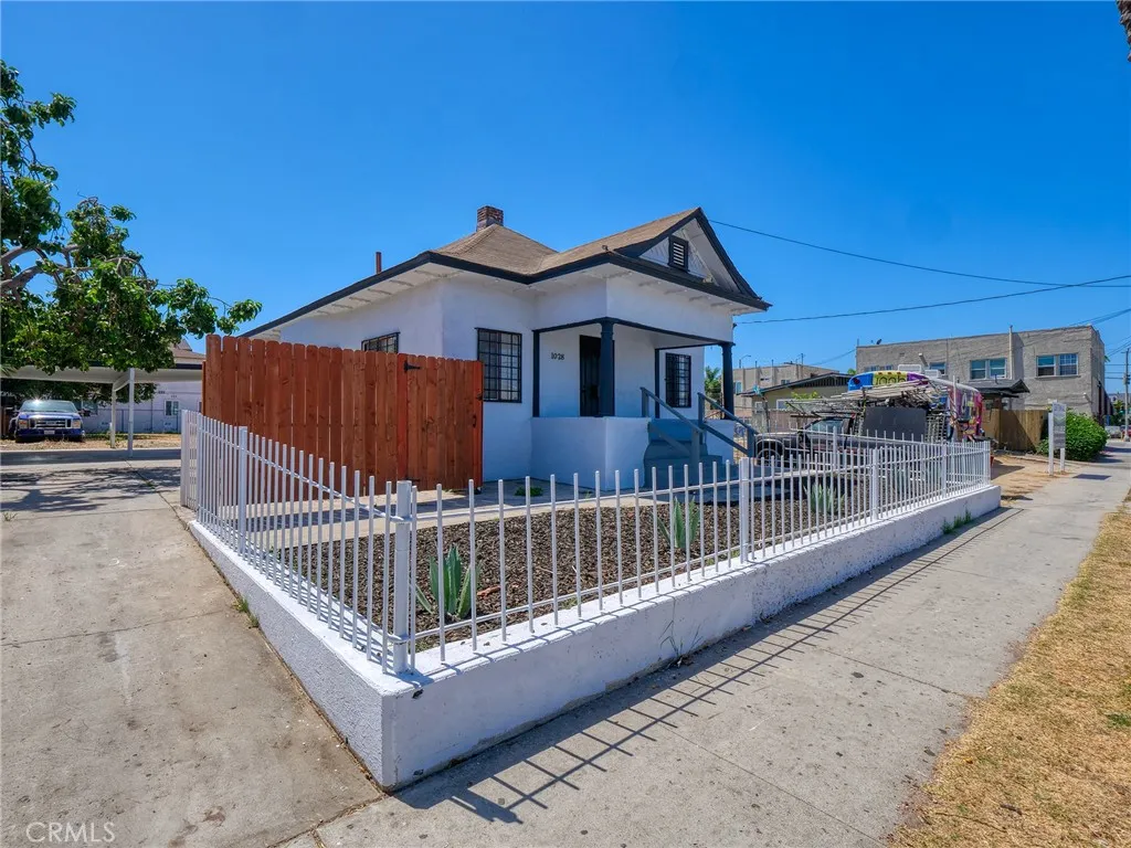 1028 E 10th, Long Beach, CA 90813 — photo 2