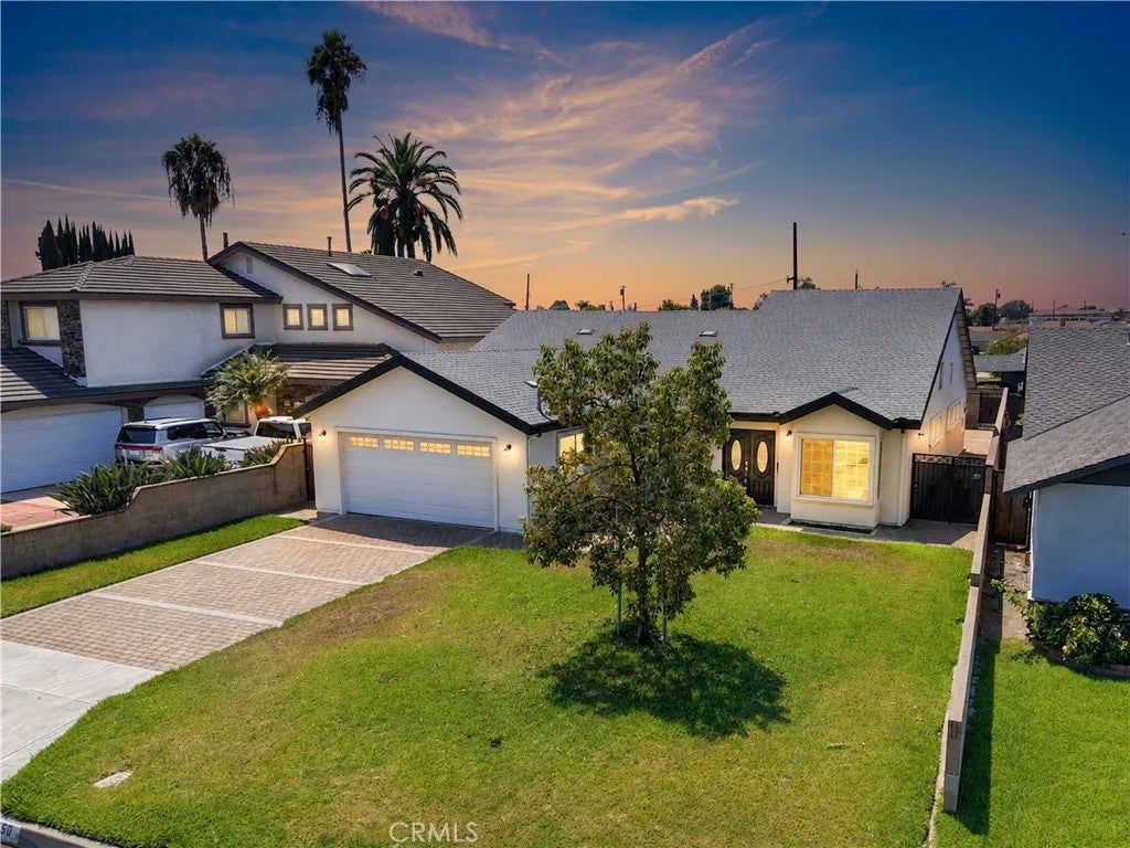 8550 Raviller Drive — photo