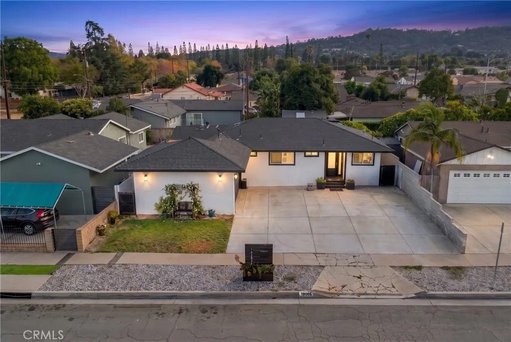 15058 Folger Street — photo