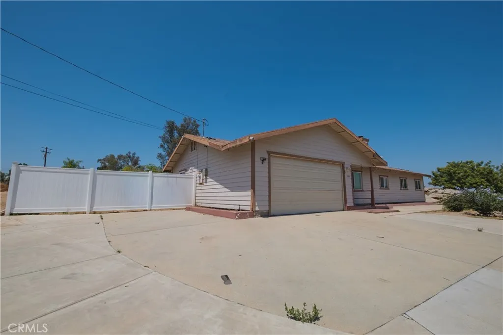 1104 Navajo — photo