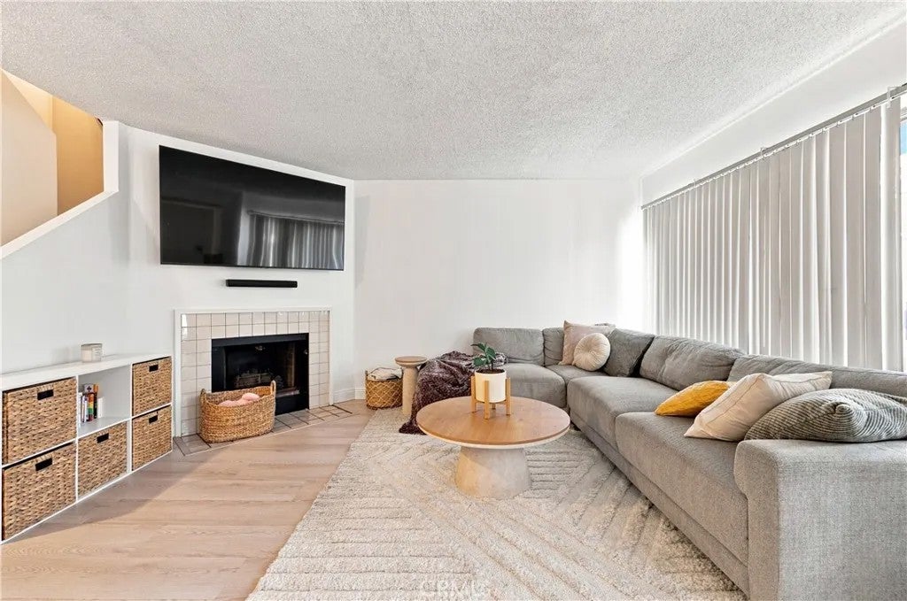 803 E Victoria 117 — photo