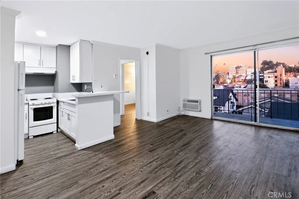 256 S La Fayette Park Unit 307 — photo
