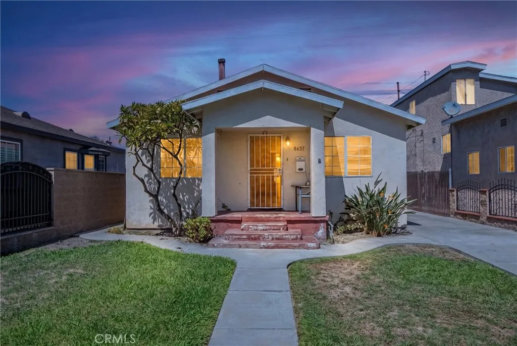 8437 San Vincente — photo