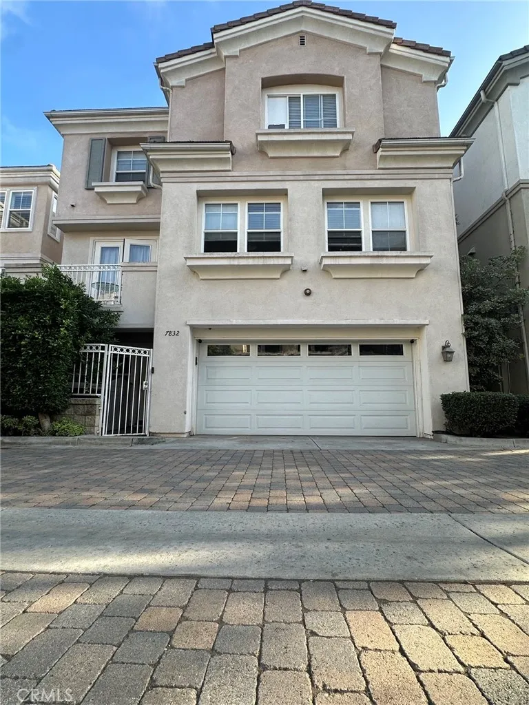 7832 Daisy Circle — photo