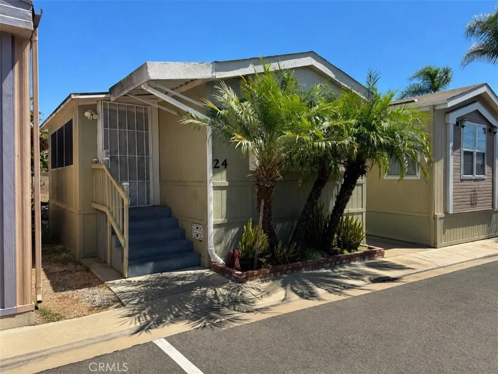 17820 Lakewood Unit 24 — photo