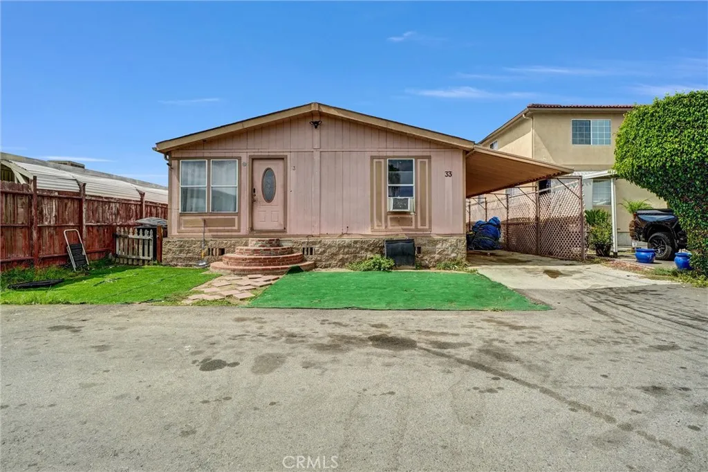 5450 N Paramount Unit 33 — photo
