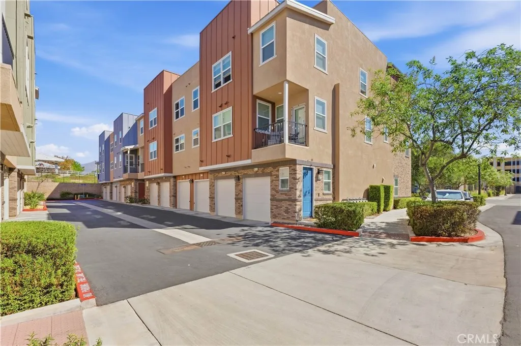 8847 Jacaranda Unit C — photo