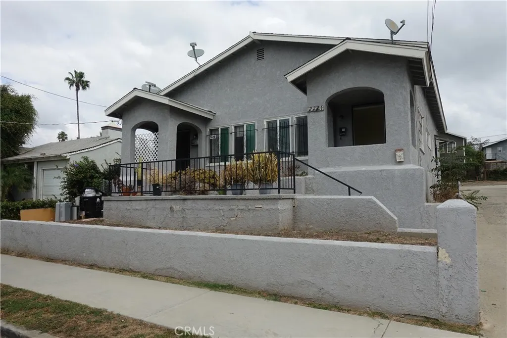 2221 Elsinore — photo