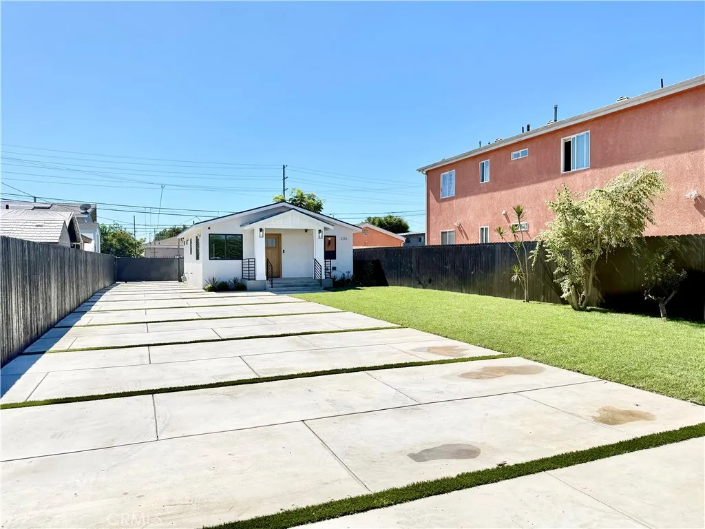 236 E E 99th, Los Angeles, CA 90003 — photo 2