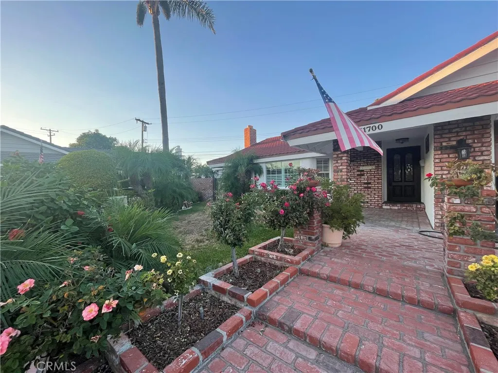 11700 Clearglen — photo