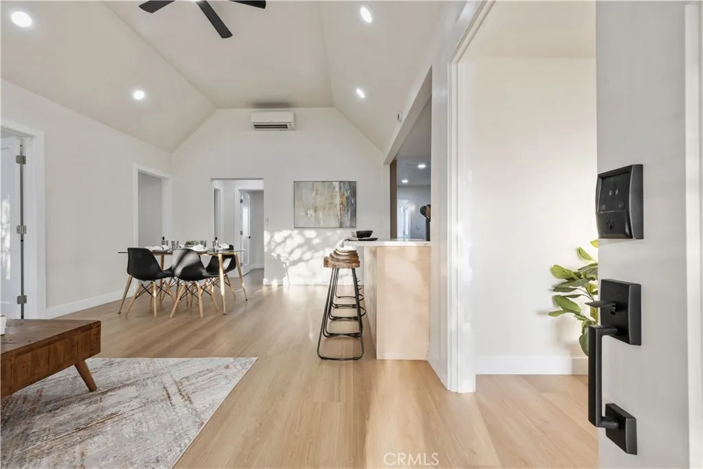 5612 S Rimpau — photo