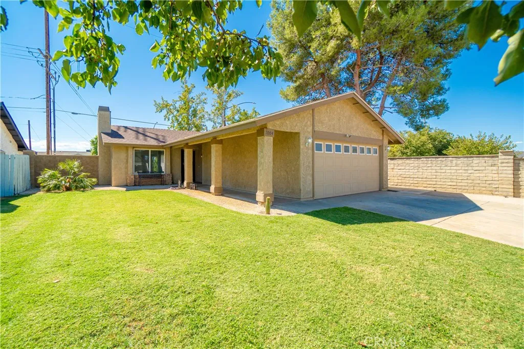 1004 Lightcap, Lancaster, CA 93535 — photo 2