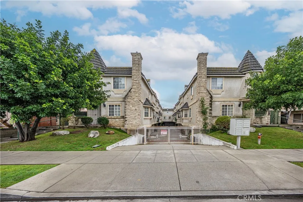 1230 Elm Avenue Unit G — photo