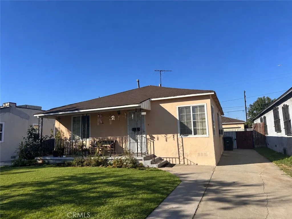 3303 Sequoia — photo