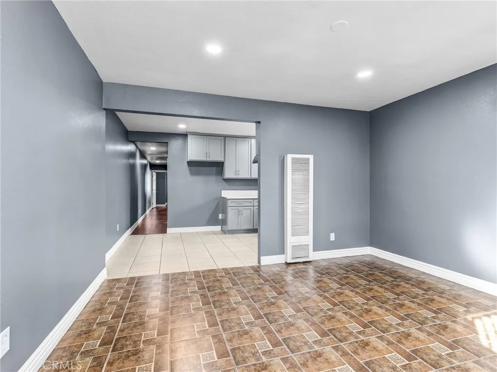 807 E 87th, Los Angeles, CA 90002 — photo 3