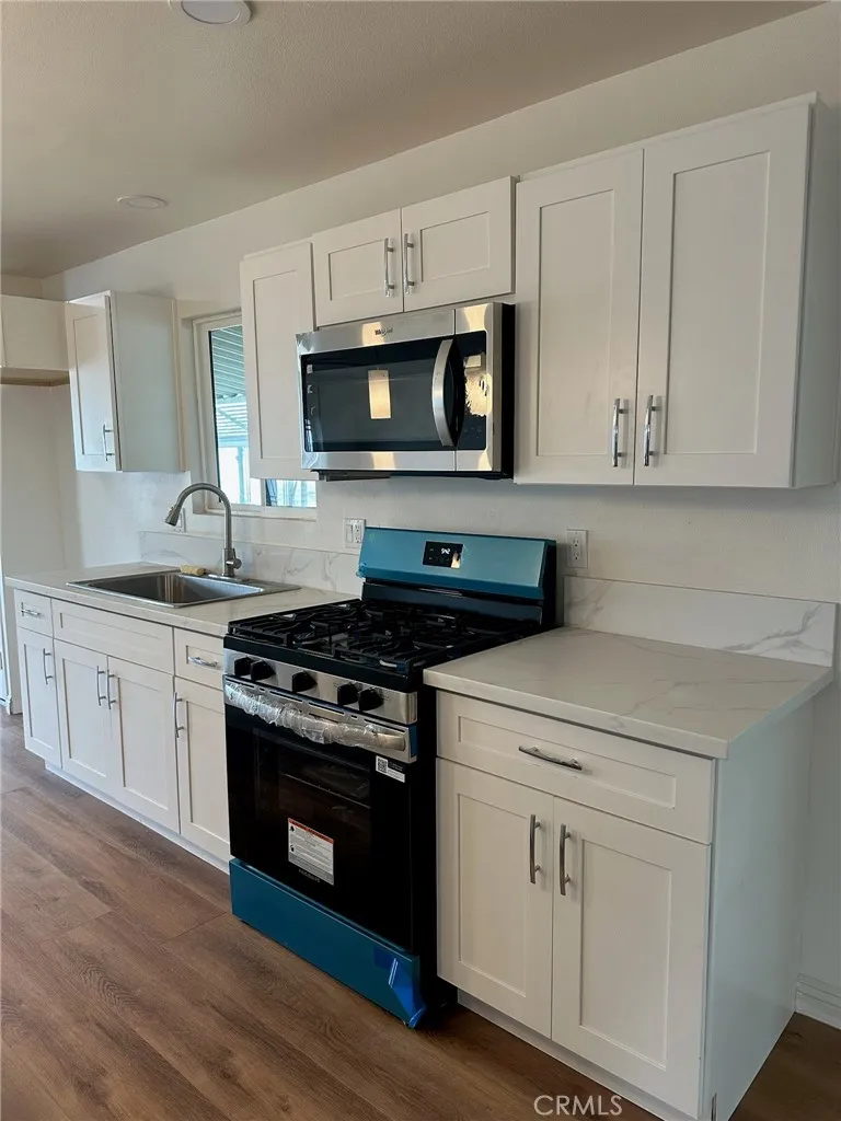 8509 Beverly Unit 24 — photo