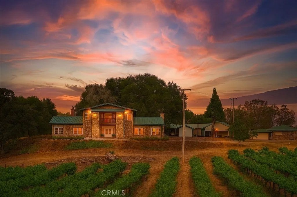 7551 Hunters Valley Road — photo