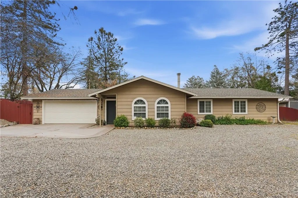 35913 Road 222 — photo