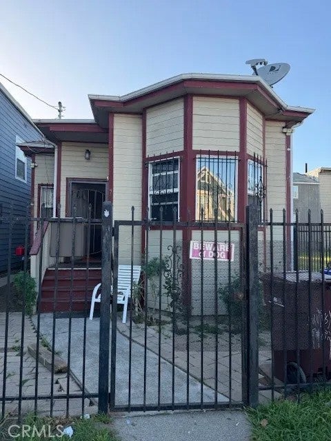 731 Campbell St — photo