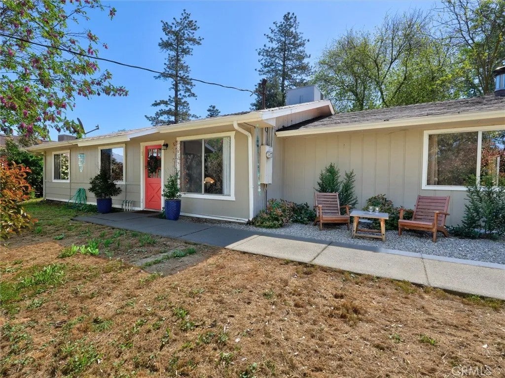 40885 Elliott — photo