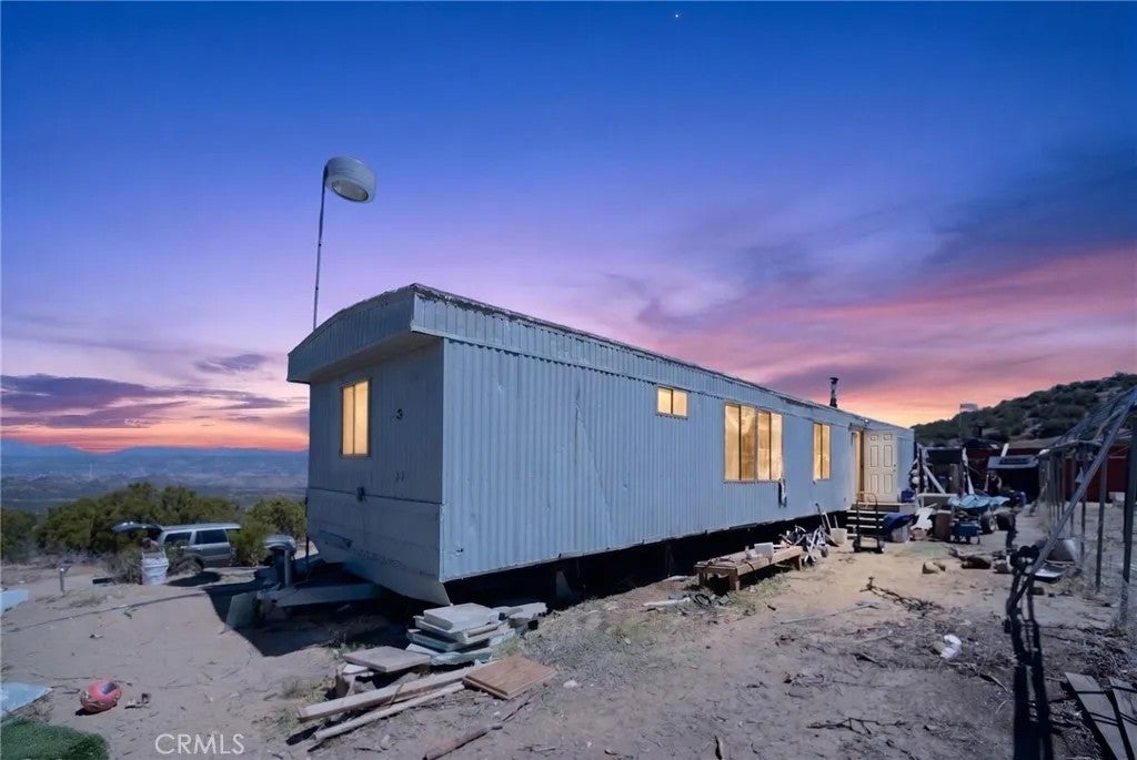 60455 Rim Rock Road — photo