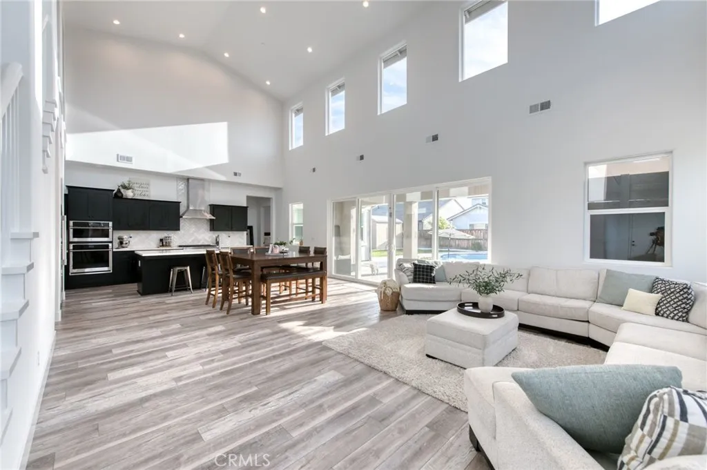 1736 N Renn, Clovis, CA 93619 — photo 2