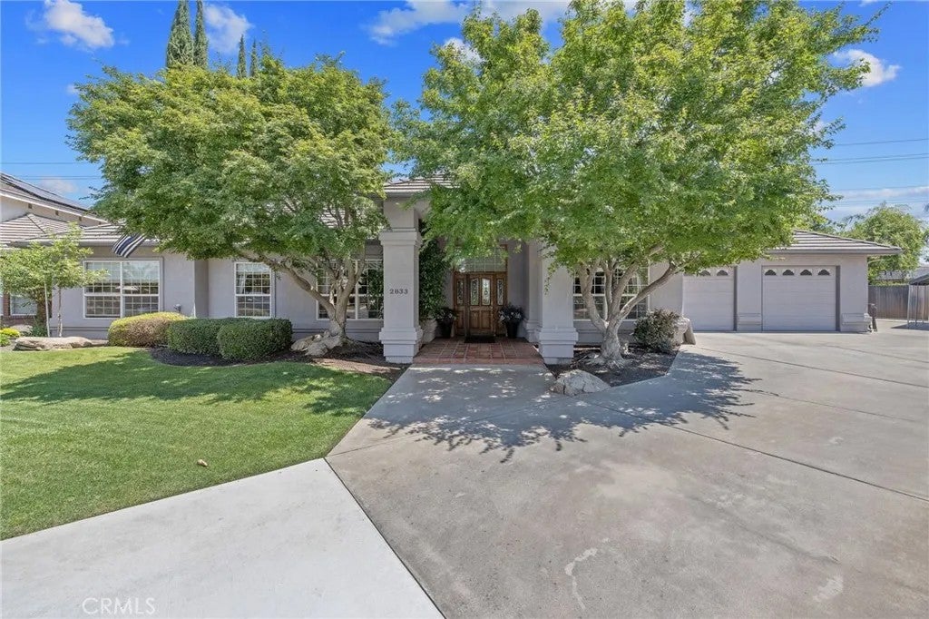 2833 E Laura Court — photo