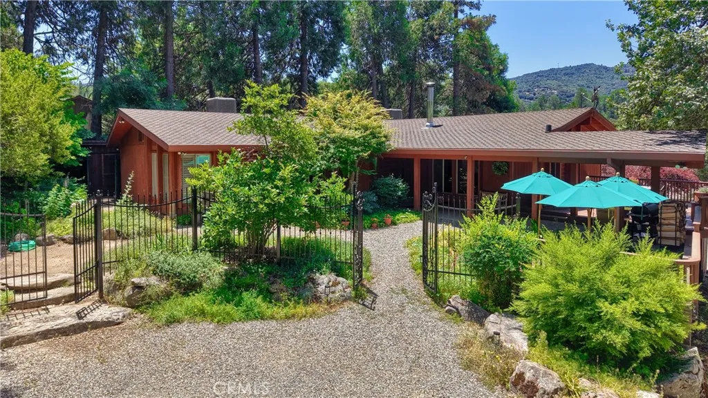 39670 Highview, Oakhurst, CA 93644 — photo 2