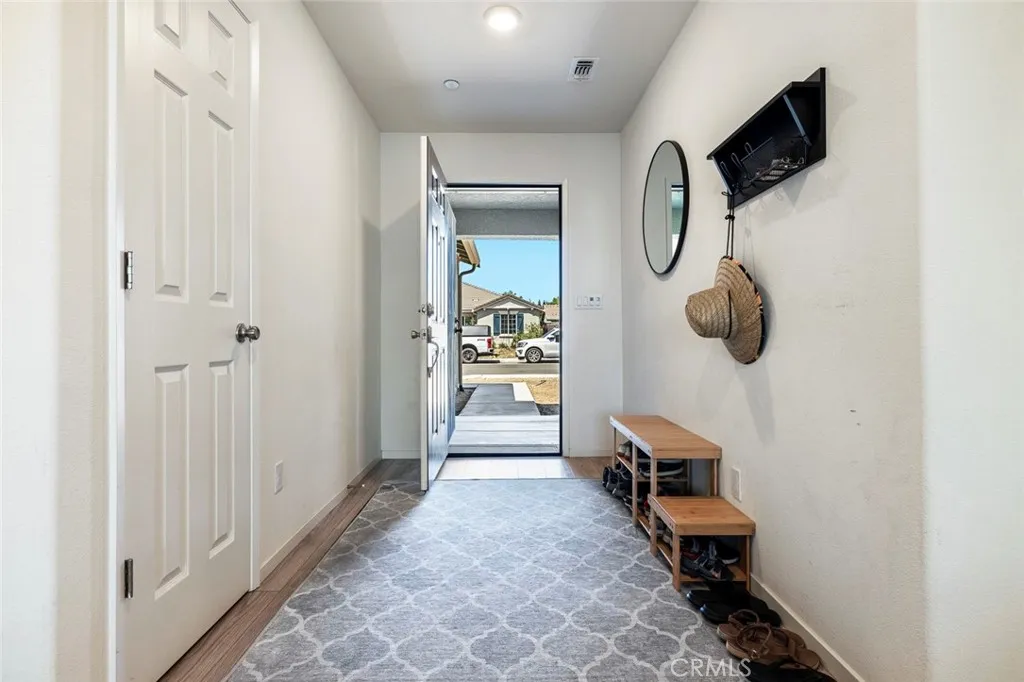 2136 N Redda Road, Fresno, CA 93737 — photo 2