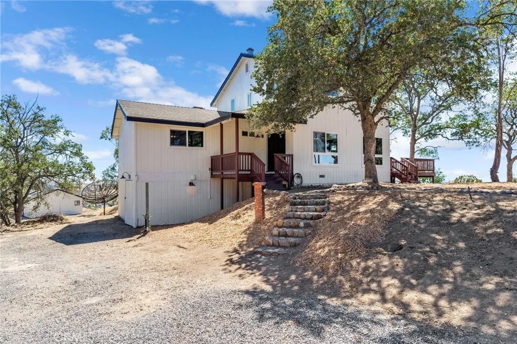 41070 Lilley Mountain — photo