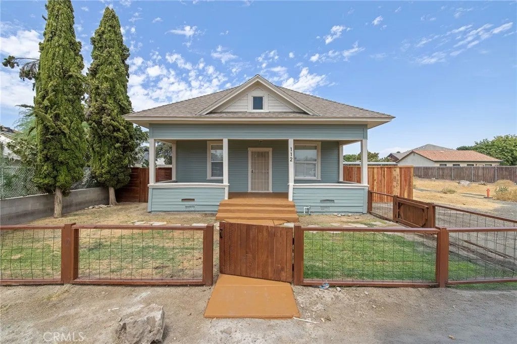 112 Irwin Court — photo