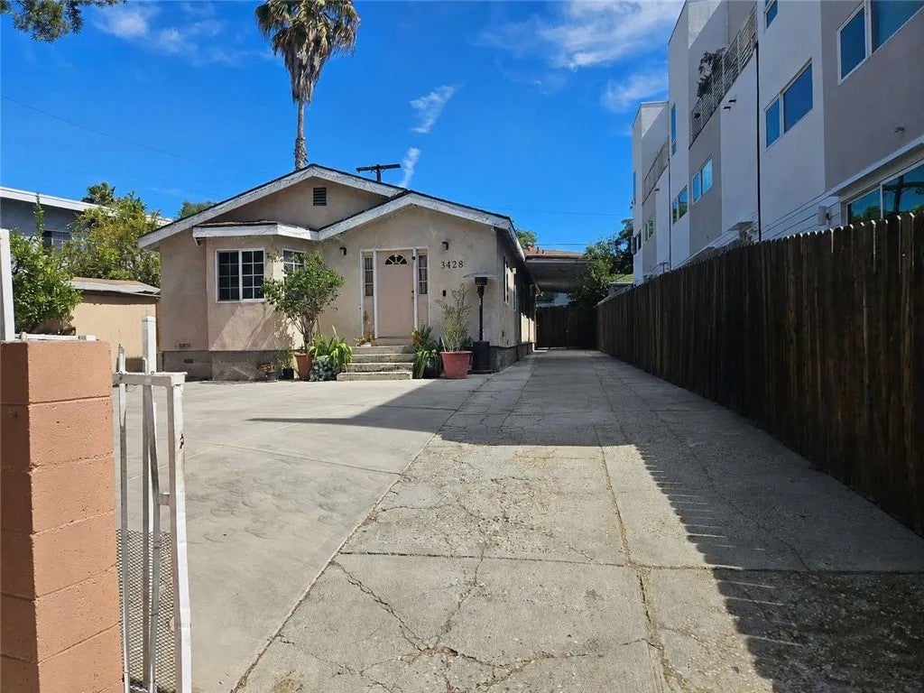 3428 Fletcher Drive — photo